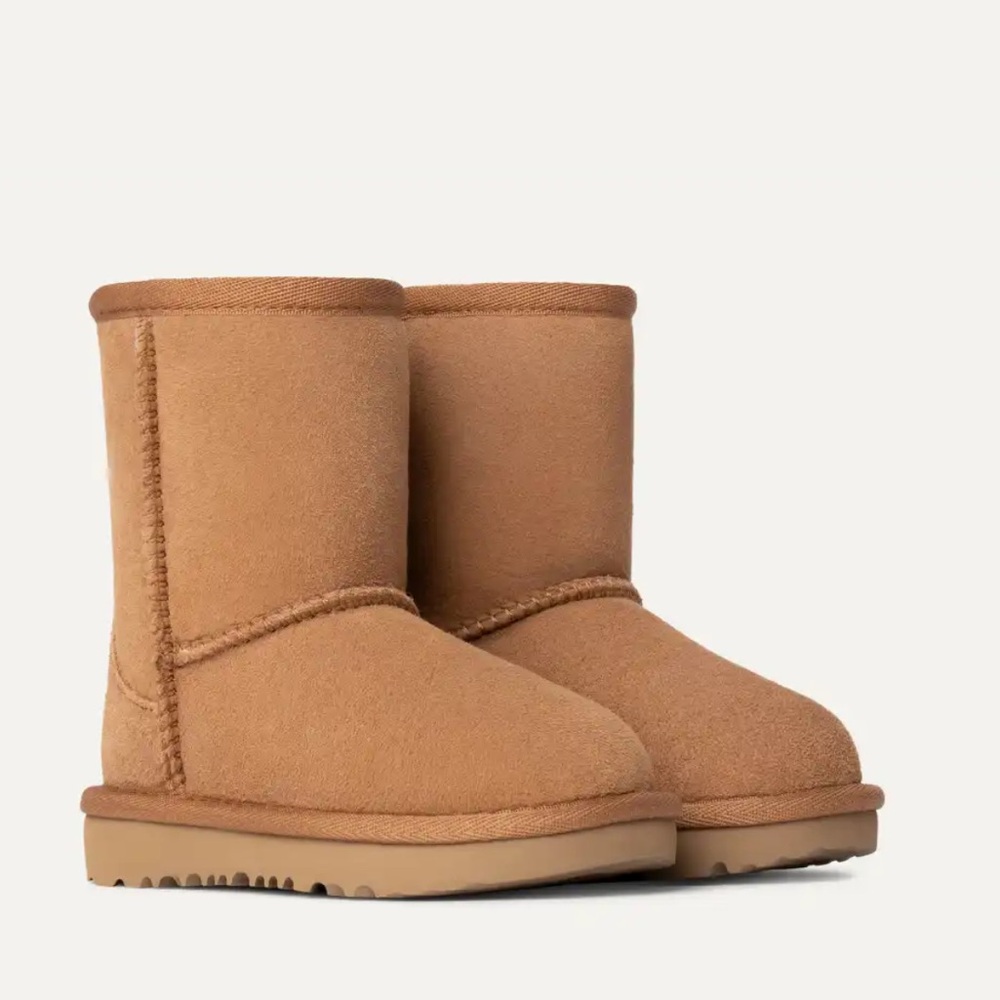 UGG Toddler Classic II Boot in Chestnut